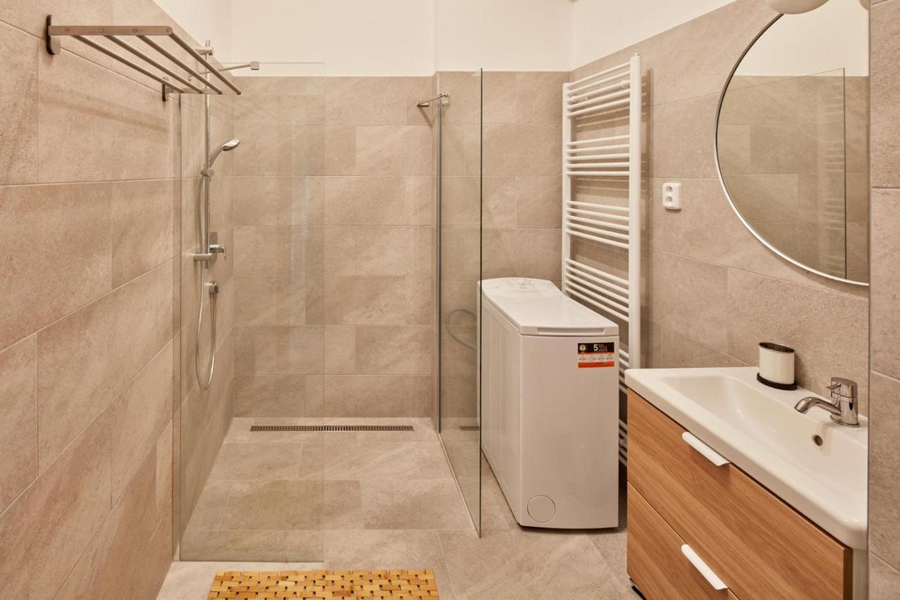Prague Days - Spacious 3Bdr Apartment - Trendy Neighbourhood Ngoại thất bức ảnh